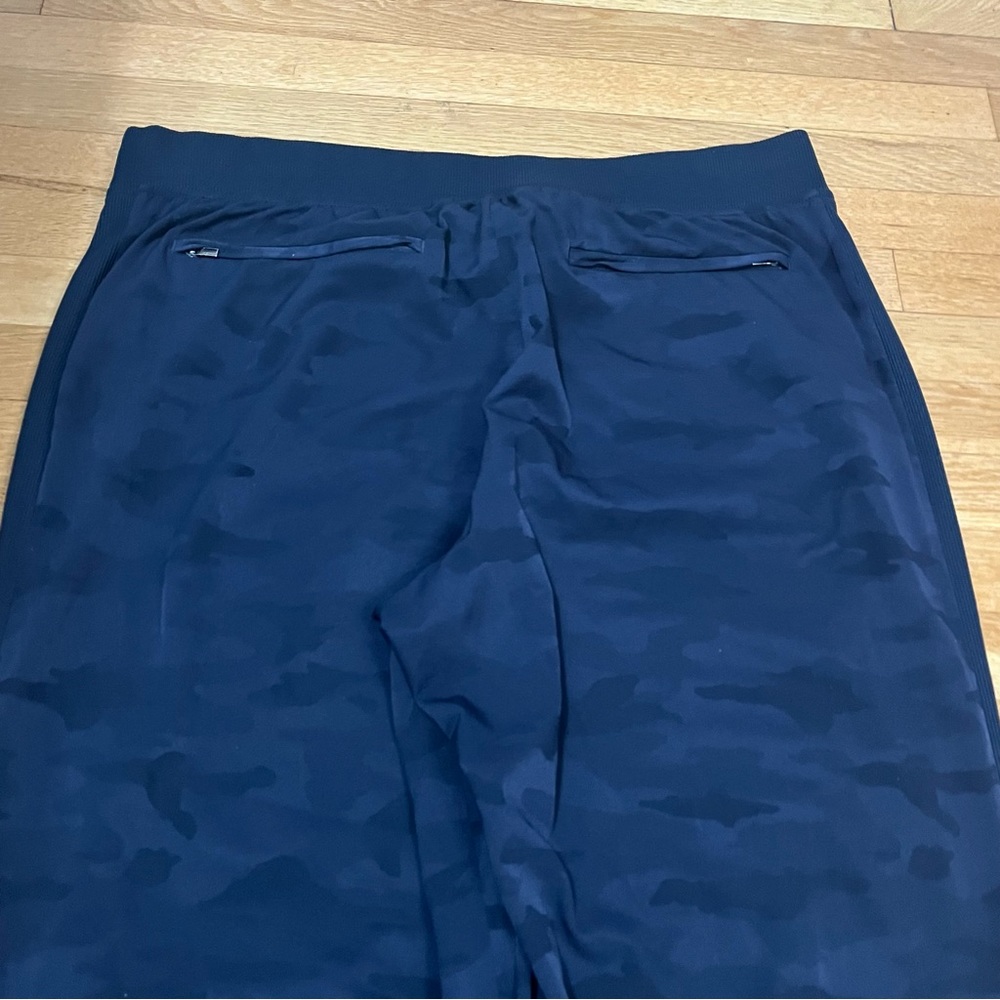 Athleta Brooklyn Ankle Pant Camo 16 - Picture 11 of 15